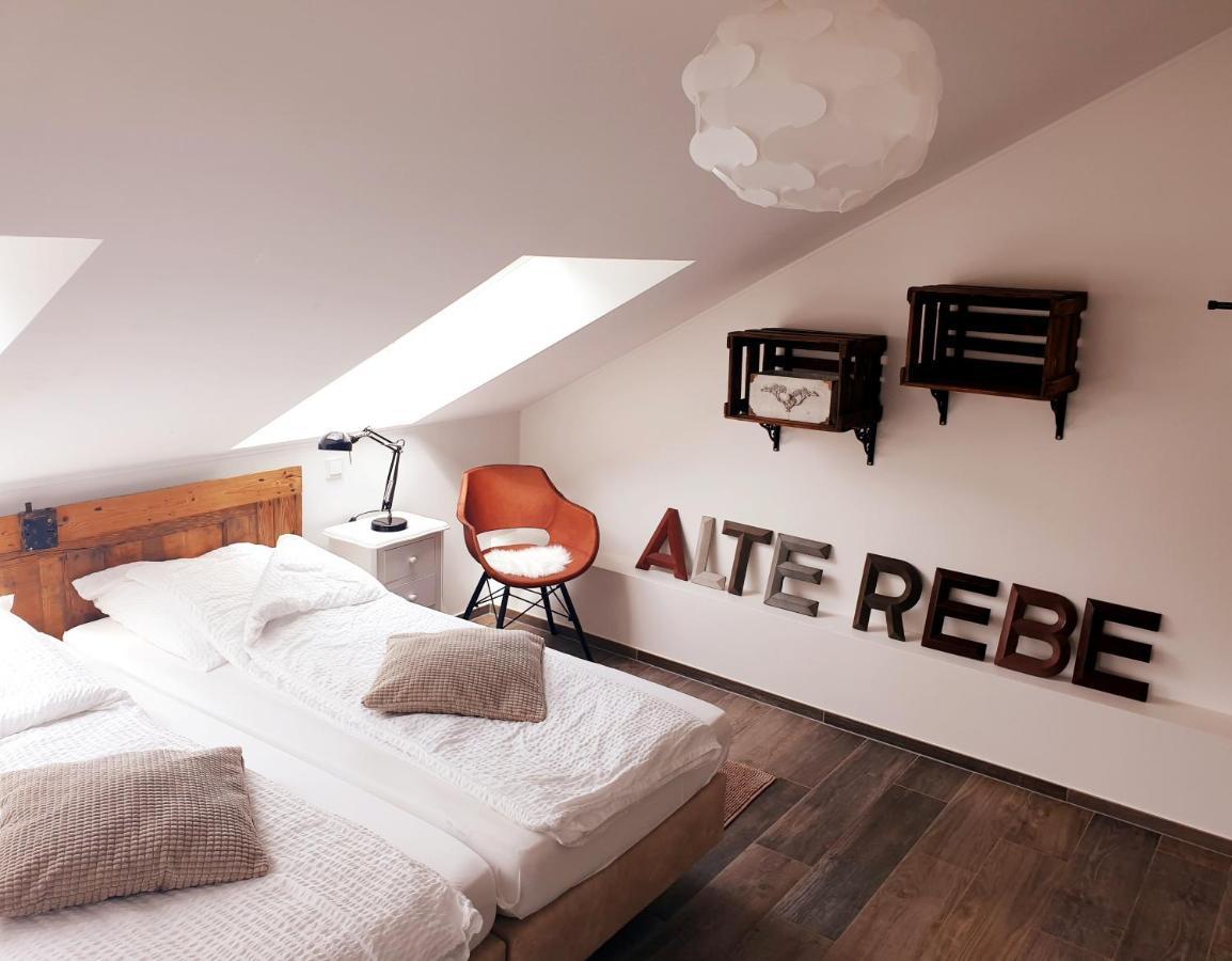 Zur Alten Rebe Ferienhaus Und Weingut คอนซ์ ภายนอก รูปภาพ