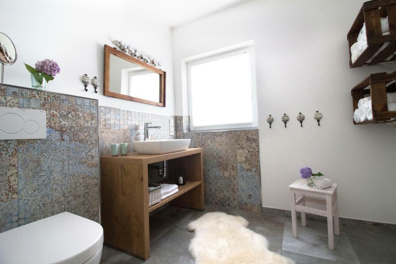 Zur Alten Rebe Ferienhaus Und Weingut คอนซ์ ภายนอก รูปภาพ