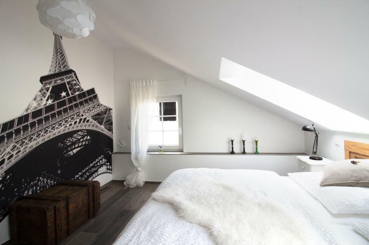Zur Alten Rebe Ferienhaus Und Weingut คอนซ์ ภายนอก รูปภาพ